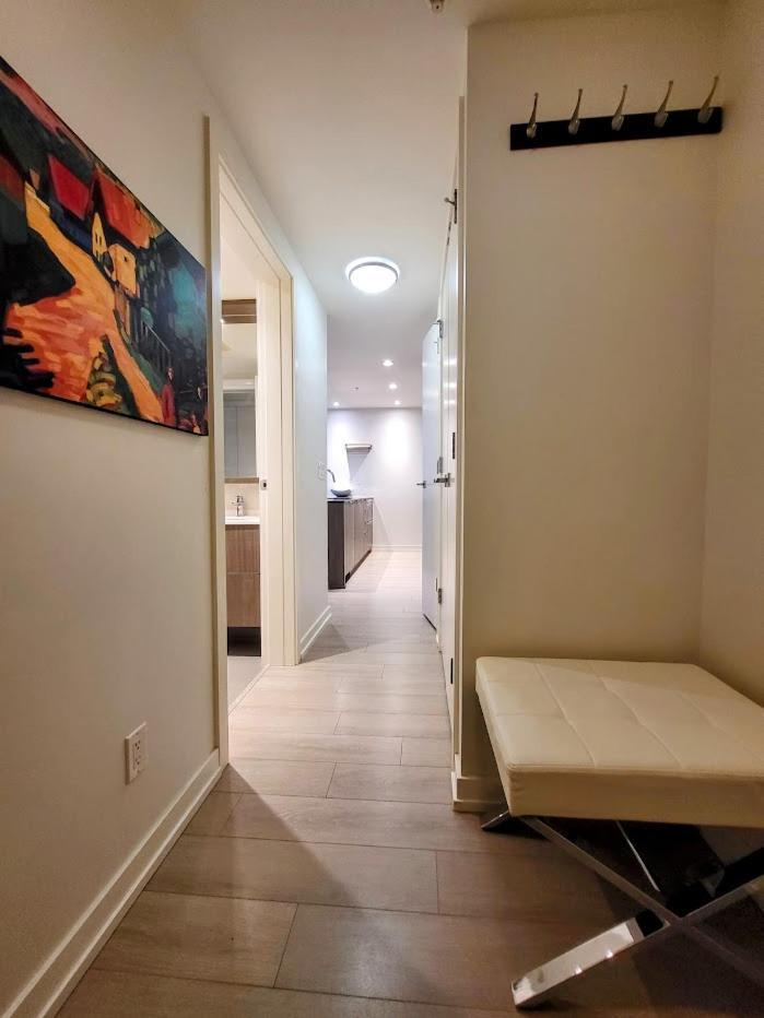Your Perfect Escape - Modern Landmark Condo In Downtown Calgary - Free Parking- Premium Location Exteriör bild
