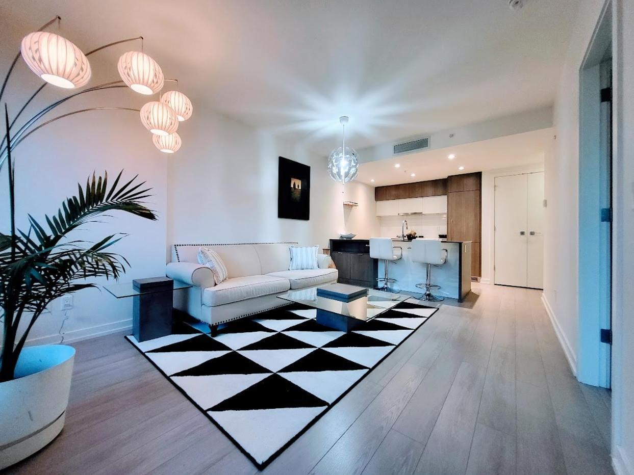 Your Perfect Escape - Modern Landmark Condo In Downtown Calgary - Free Parking- Premium Location Exteriör bild