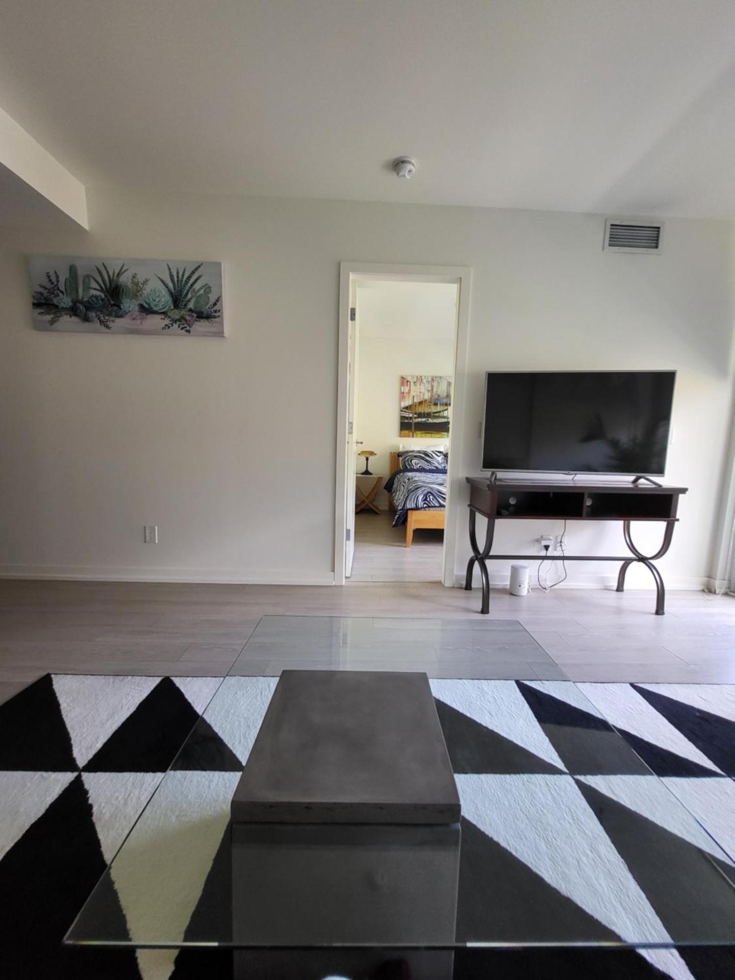 Your Perfect Escape - Modern Landmark Condo In Downtown Calgary - Free Parking- Premium Location Exteriör bild