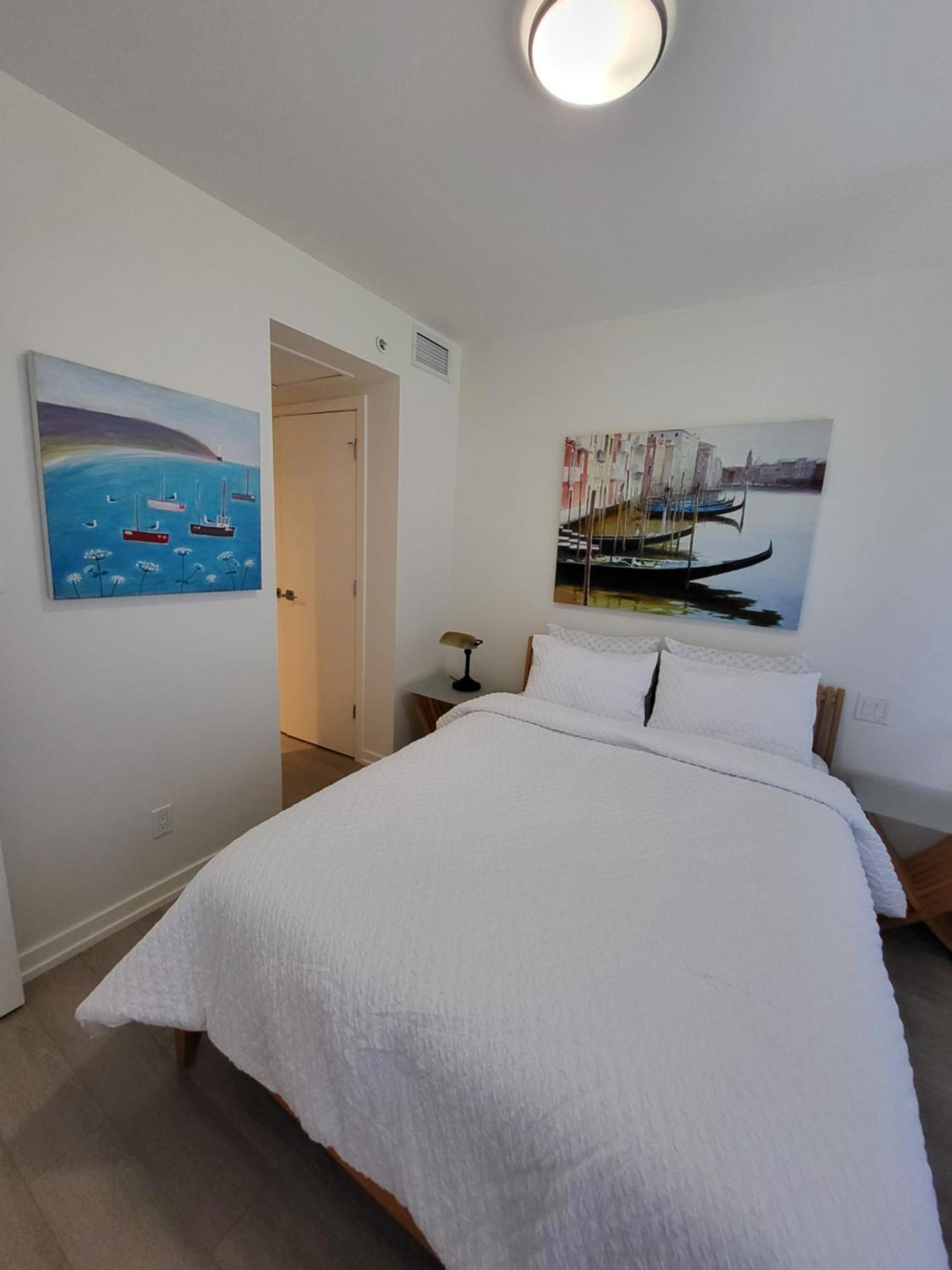Your Perfect Escape - Modern Landmark Condo In Downtown Calgary - Free Parking- Premium Location Exteriör bild